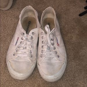White canvas Superga tennis shoes